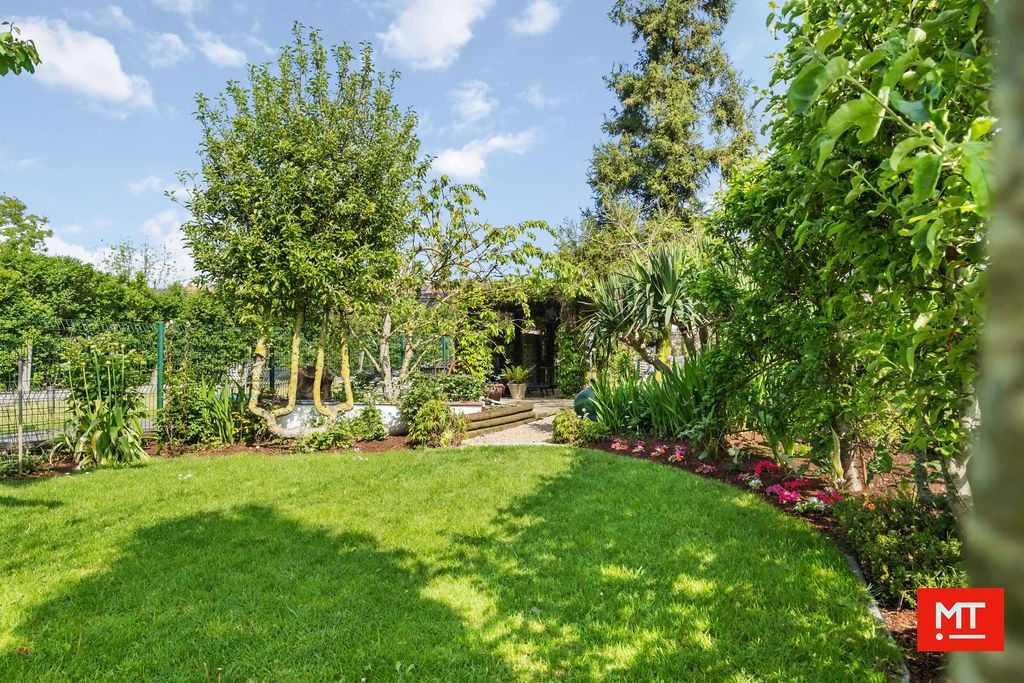 Te renoveren woning met 4 slpk, garage, zonnige tuin en uitweg in Dikkebus foto 7