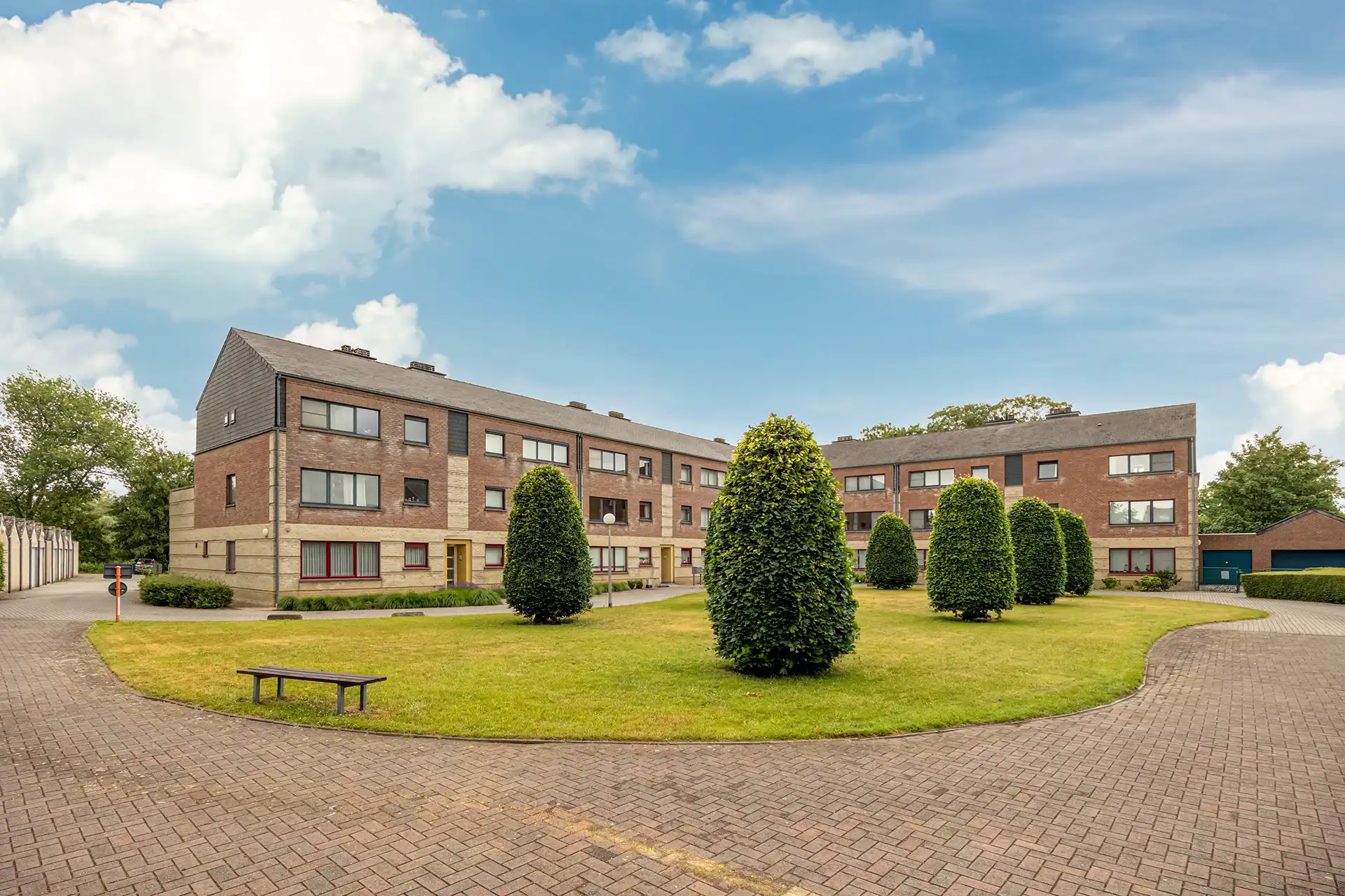 Duplexappartement met 3 slaapkamers, garage en riant terras. foto 2