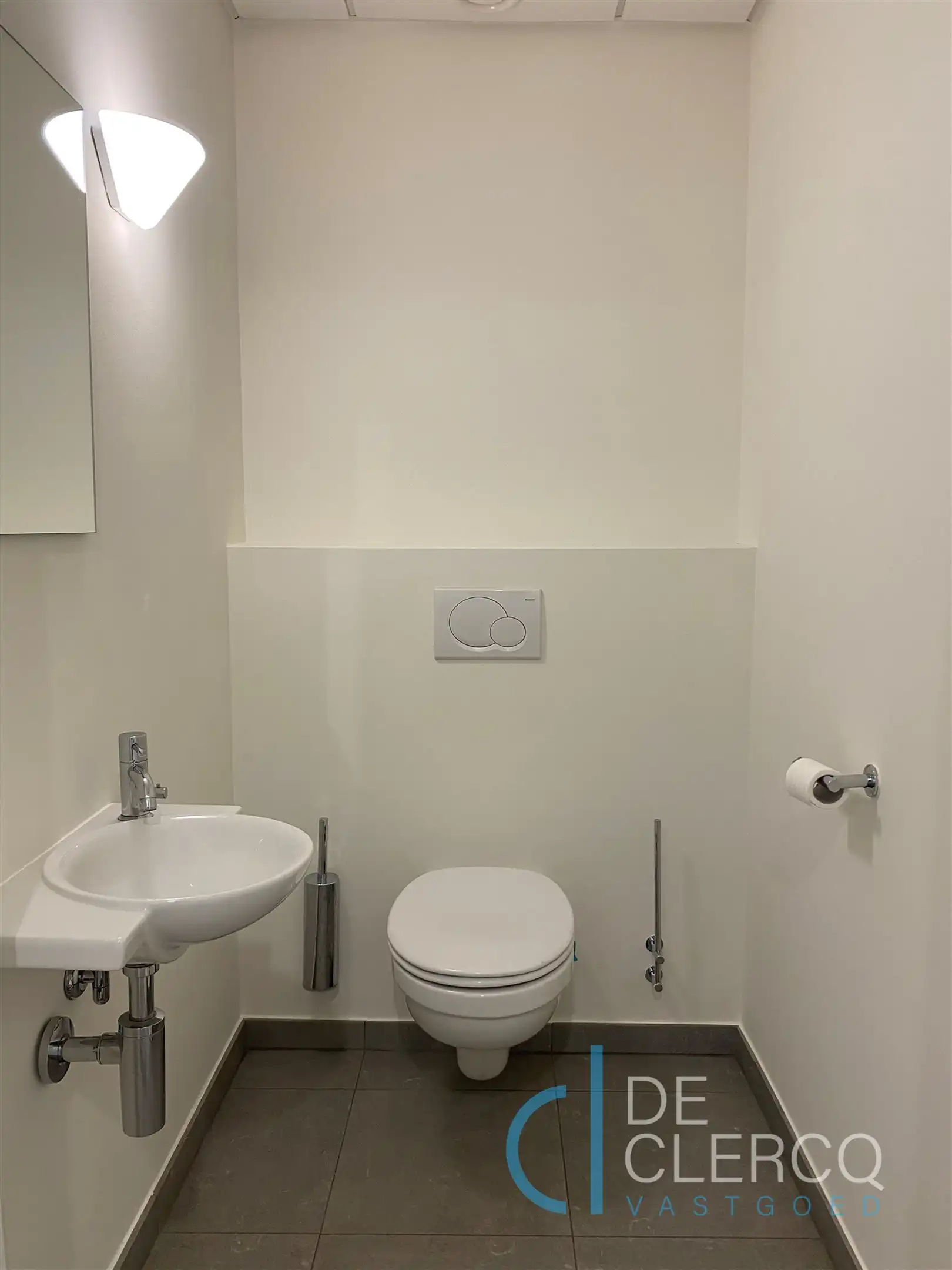 Nieuw, ruim handelspand te huur in centrum Lochristi!  foto 11