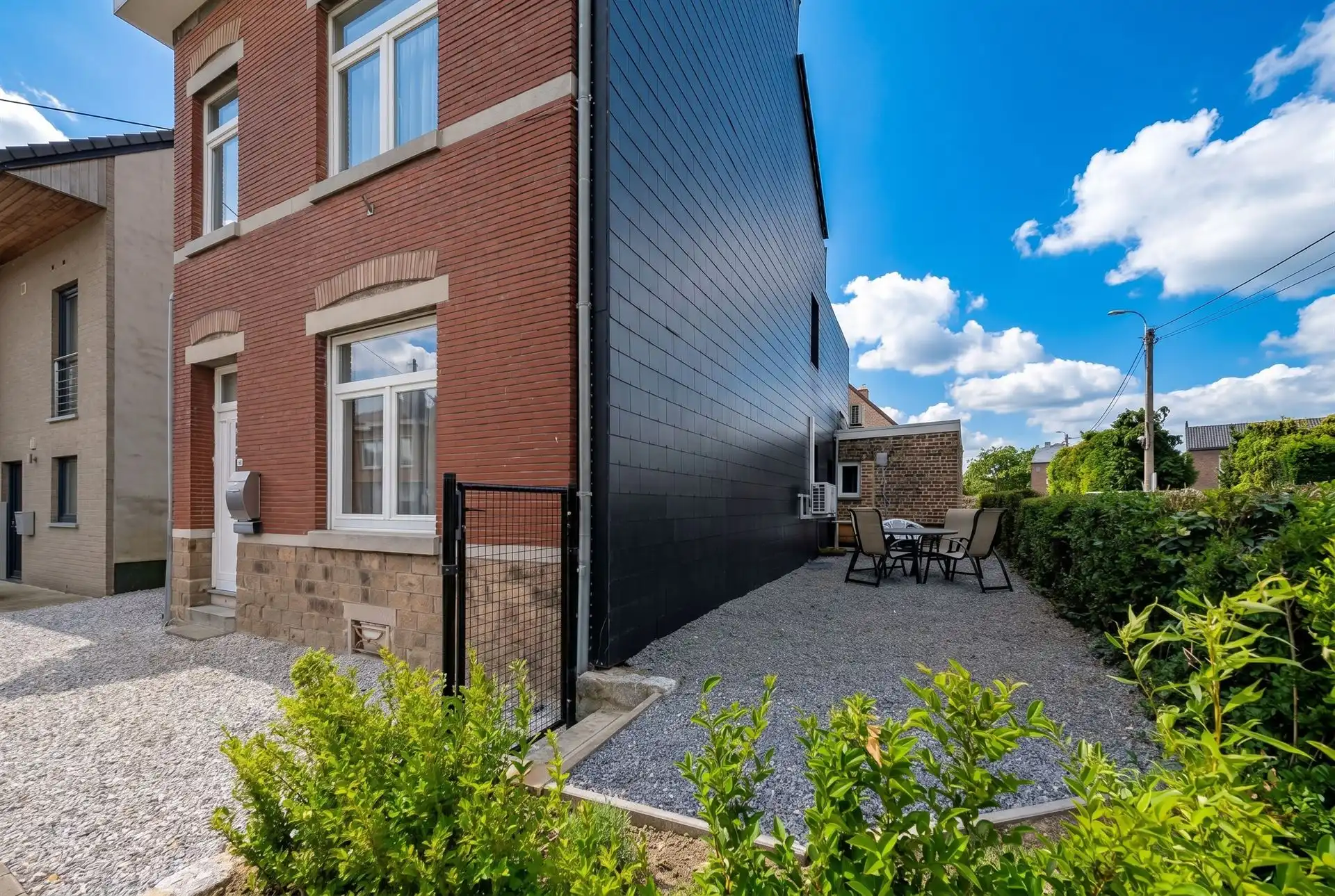 Gerenoveerde woning (213m²) met 4 slaapkamers in het rustige Moelingen (Voeren) foto 2