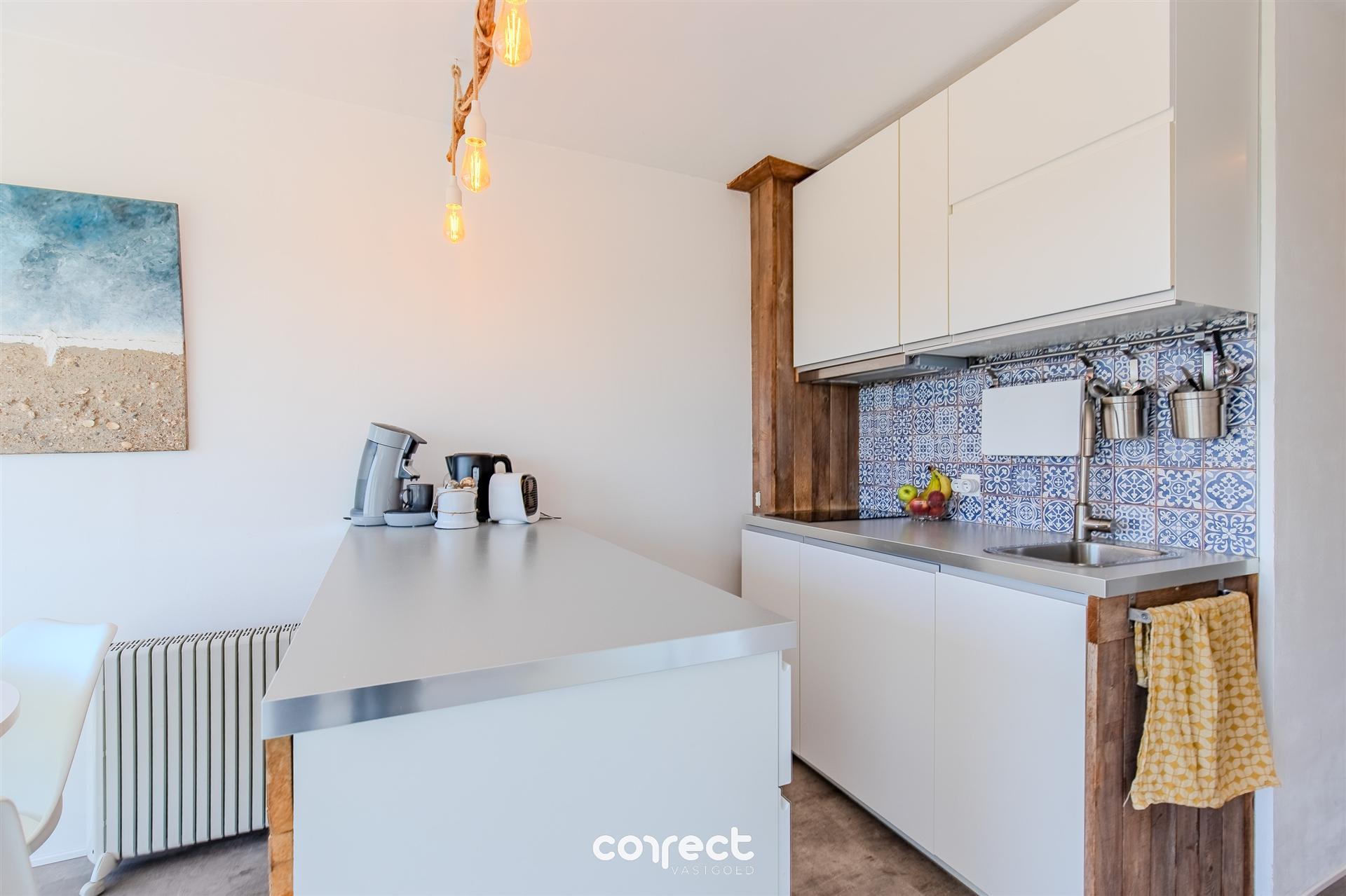 Prachtig (totaal renovatie 2021) appartement, op de 5e verdieping, gelegen aan de zeedijk. foto 6