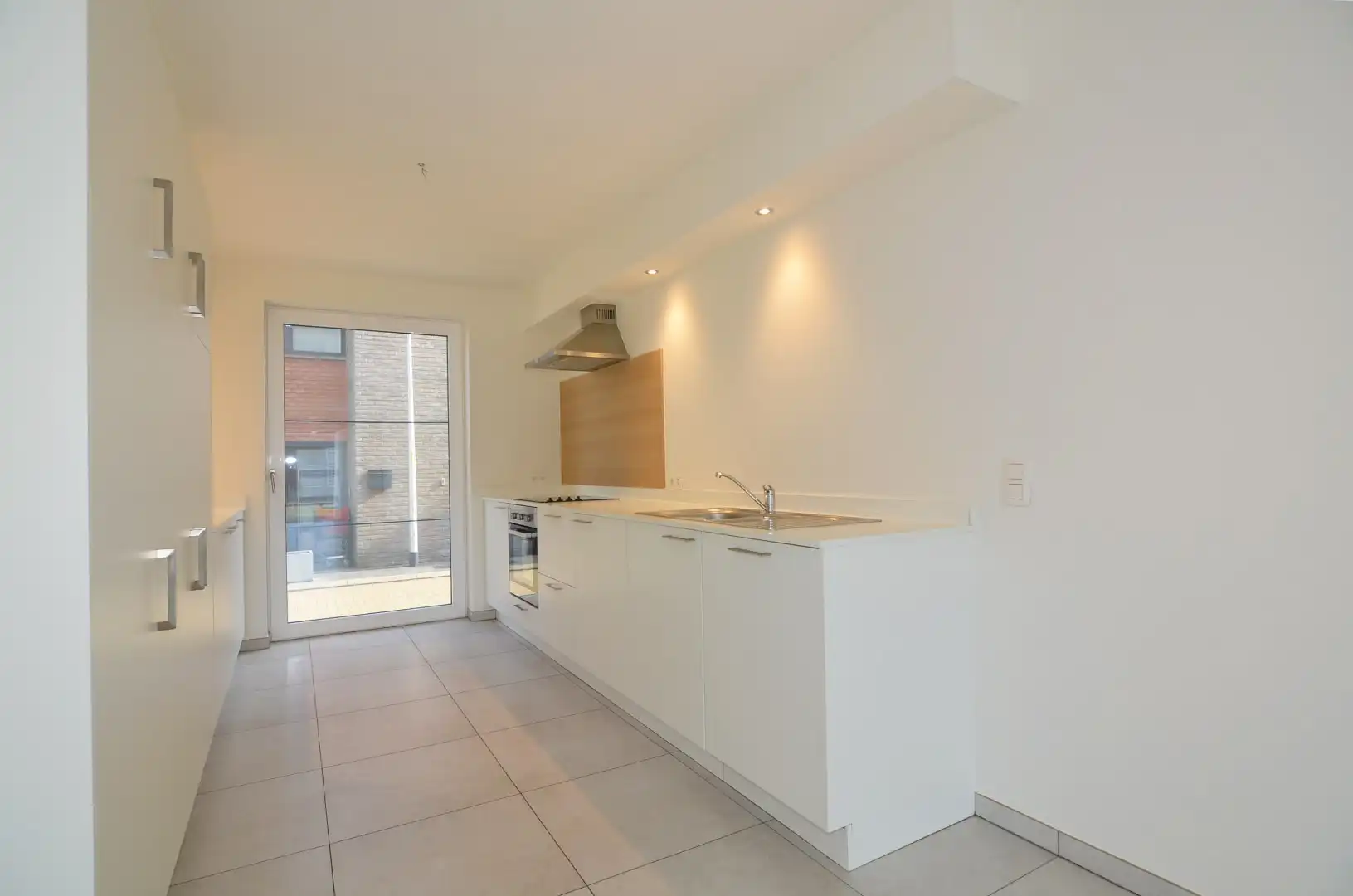 Moderne appartementswoning met 3 slpk, dubbele garage en terras. foto 3