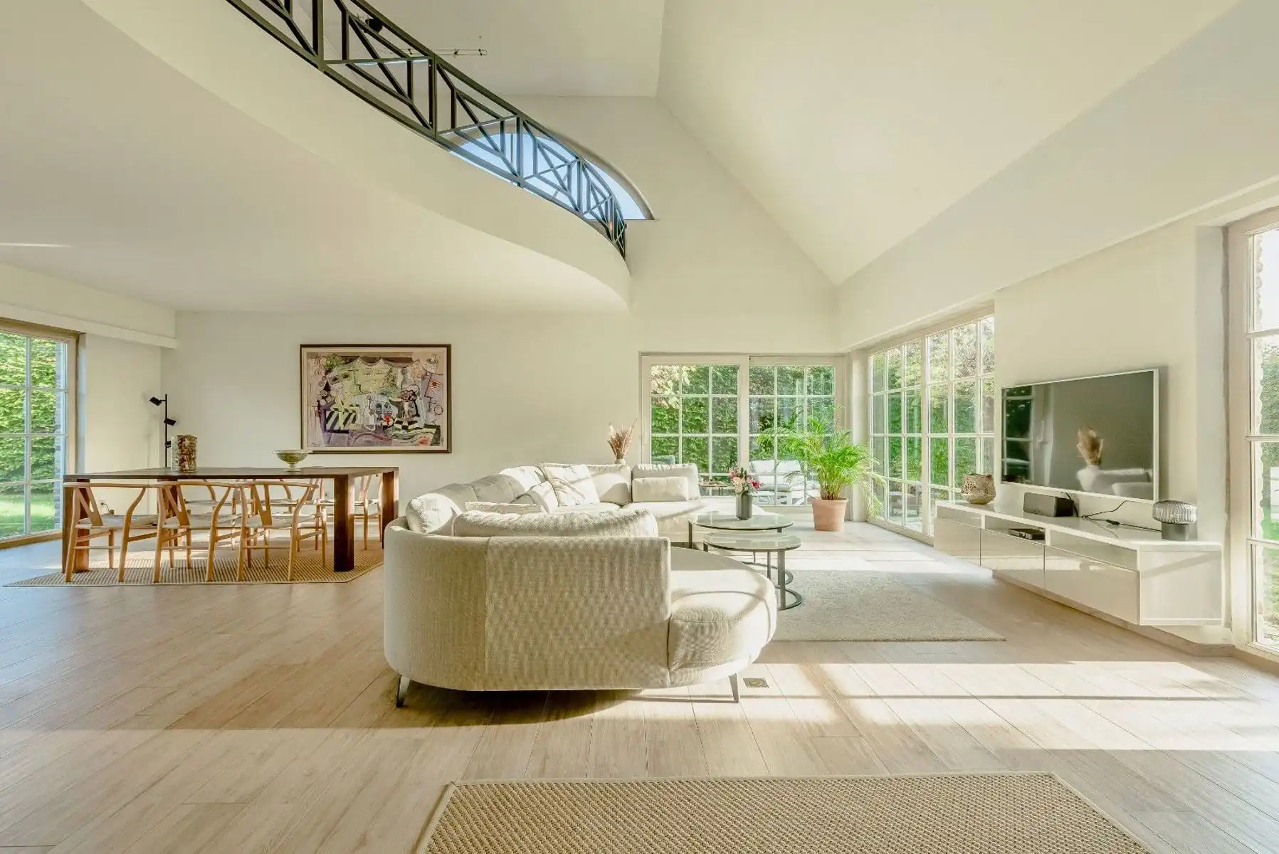 Praktisch gelegen, perfect onderhouden villa met zwembad foto 5