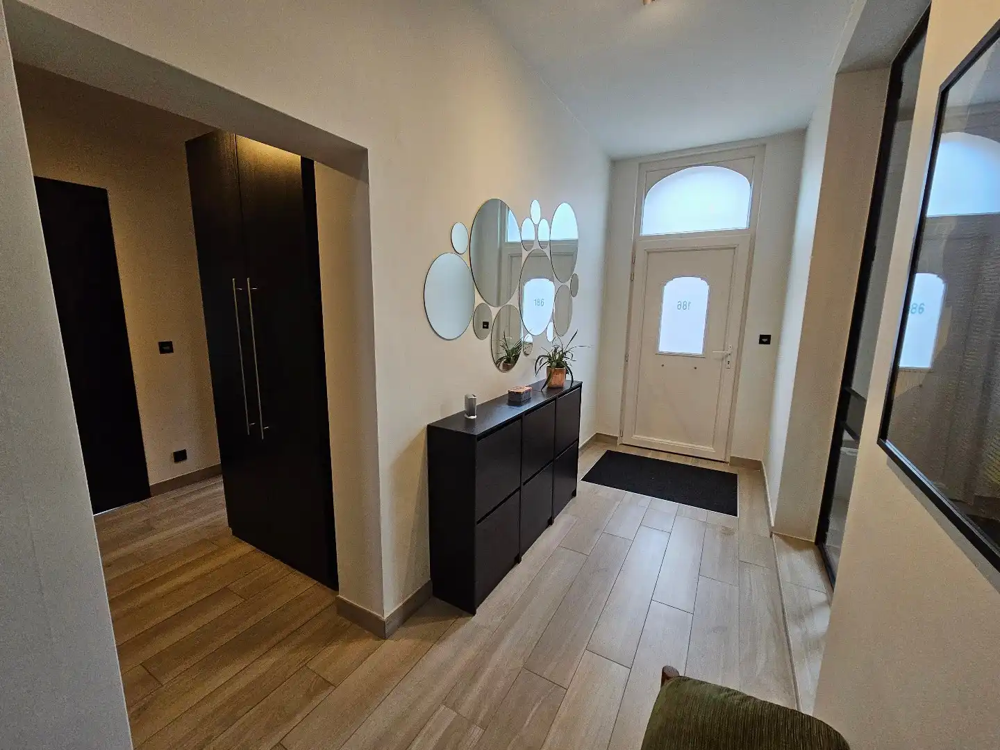 Prachtige, instapklare woning met 6 slaapkamers en ruime tuin. foto 2