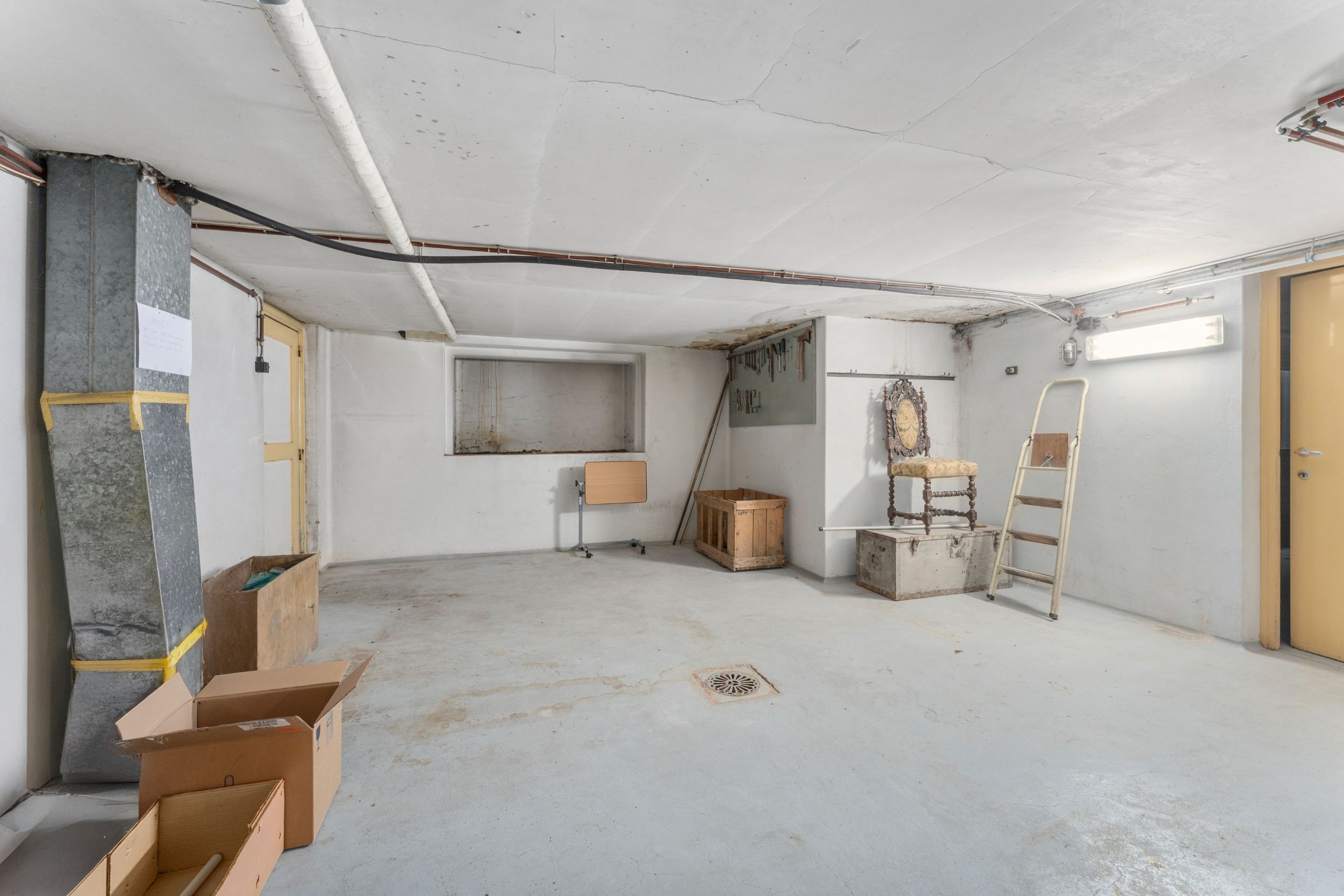 Charmante en ruime te renoveren villa op een perceel van 2.092m2 foto 23