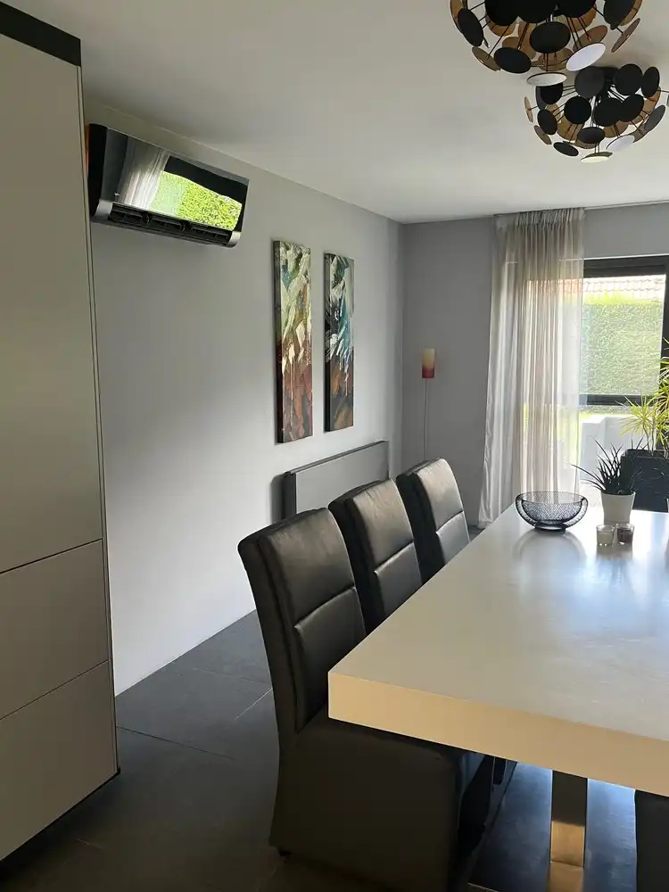Licht, ruimte en luxe: energiezuinige, recente villa met 5 slk te koop in Maasmechelen! foto 12