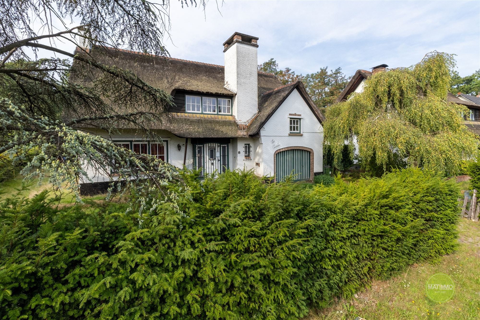 Karaktervolle woning met op royaal perceel in Mol foto {{pictureIndex}}