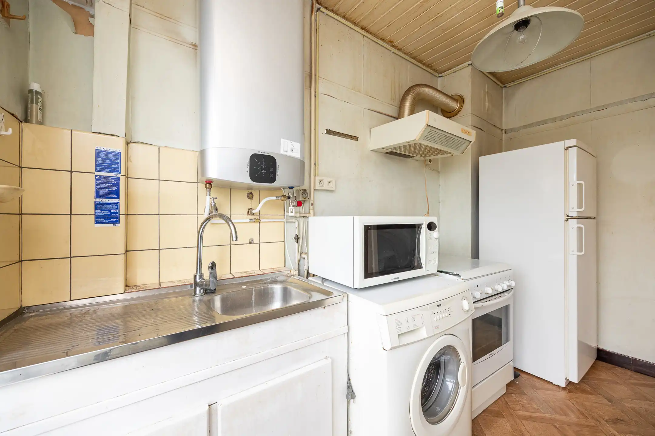 te renoveren appartement met 2 slaapkamers  foto 17