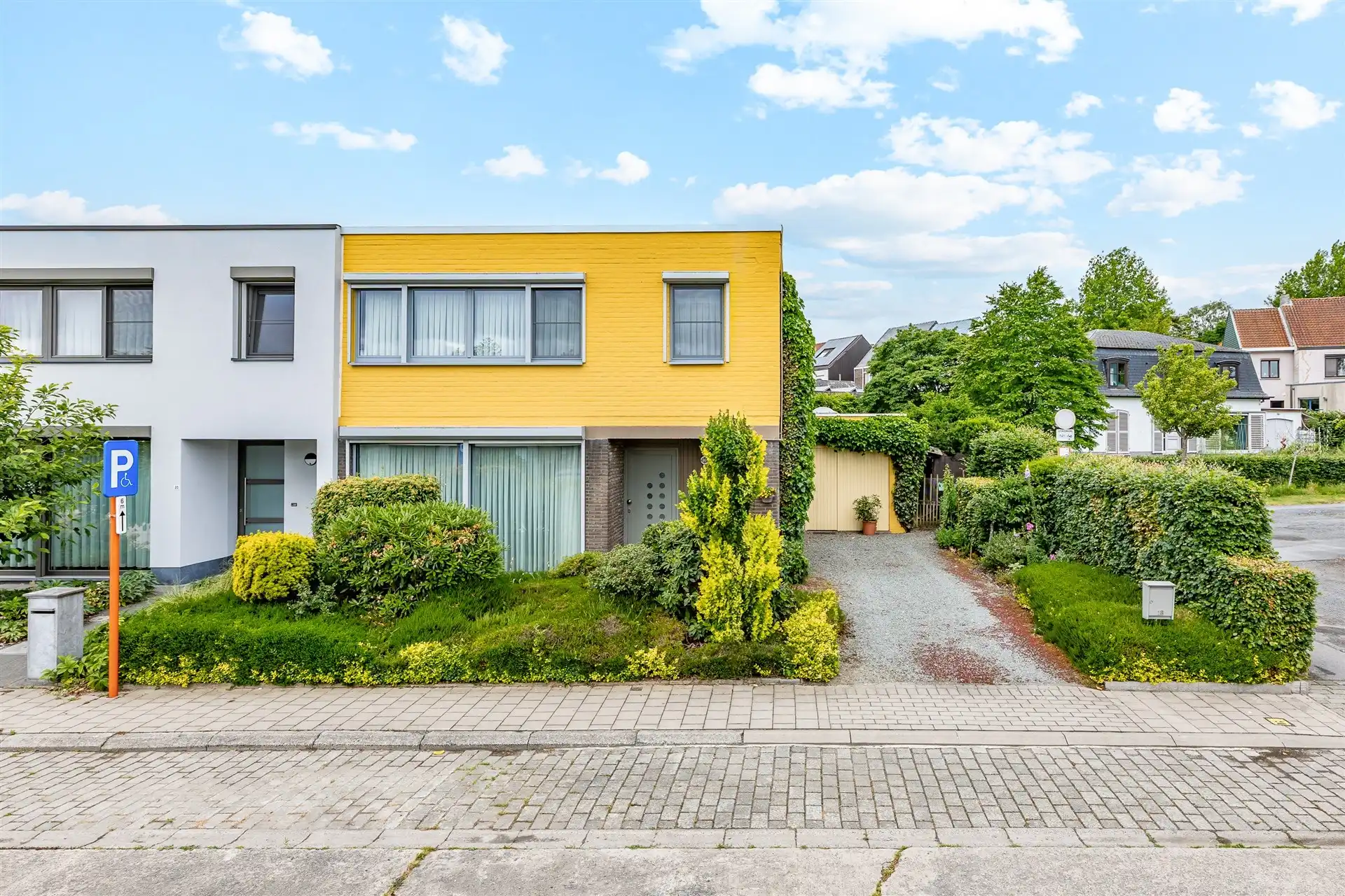 Woning op toplocatie en pracht tuin hartje Merelbeke-Melle foto 5