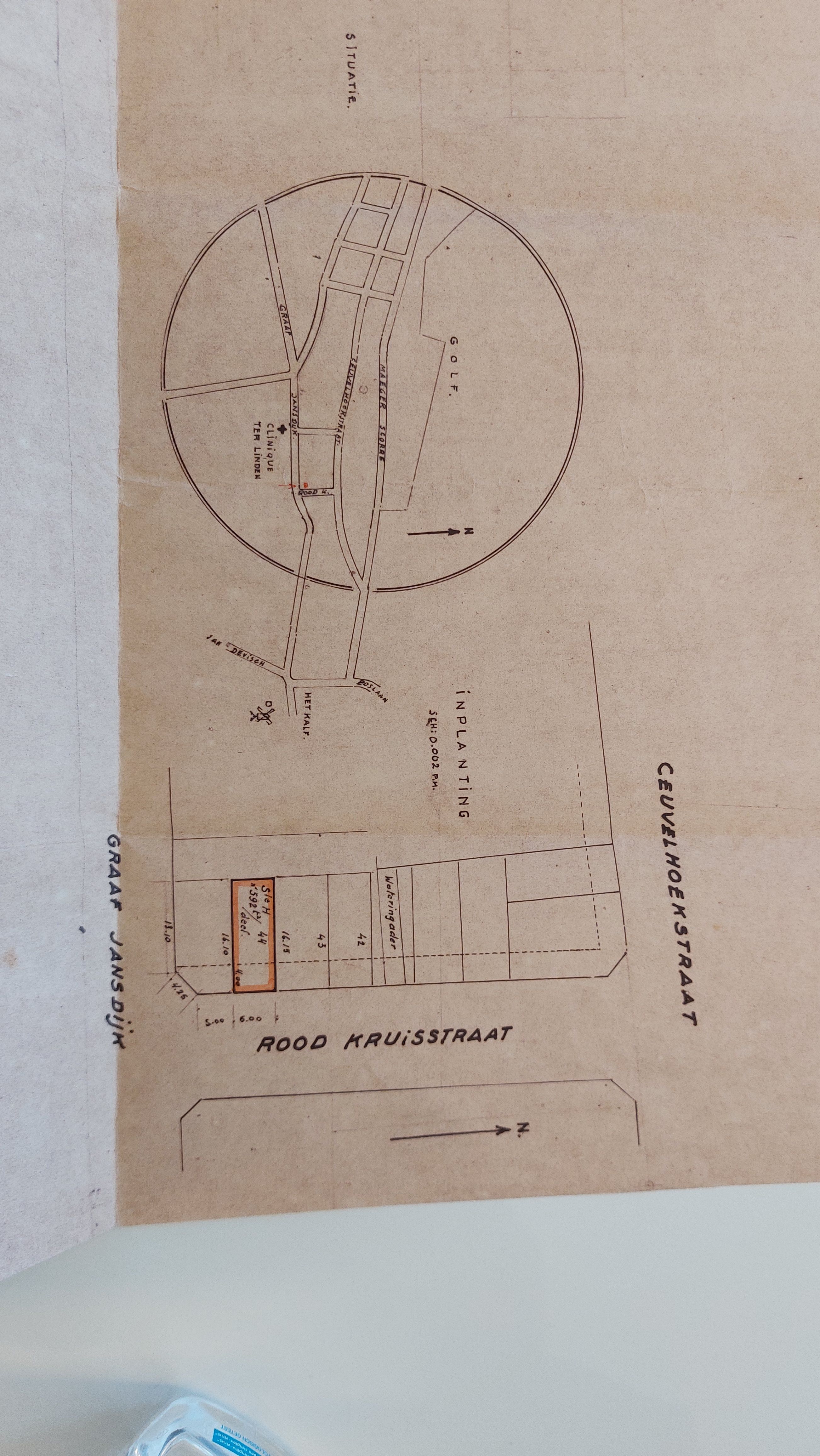 Rijwoning met voortuintje en koer foto 11