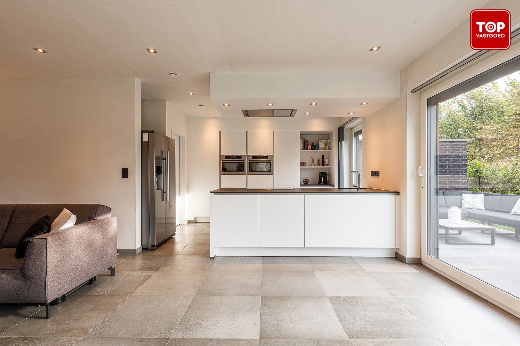 Instapklare woning (2016)  met 4 slaapkamers en tuin in residentiële wijk foto 11