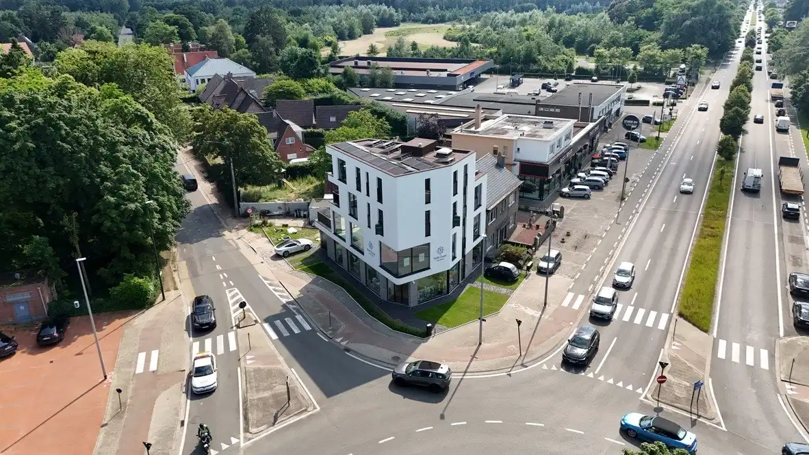 Stijlvolle kantoorruimte met licht en bereikbaarheid in Sint-Denijs-Westrem foto 2