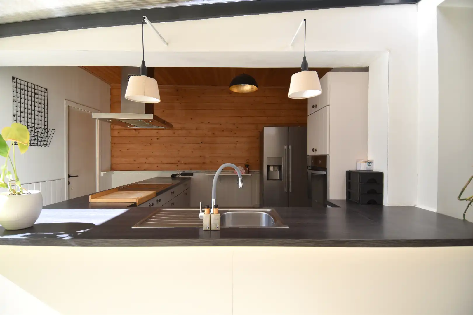 Ruime halfopen bebouwing met 4 slaapkamers, tuin, uitweg en garage te Rollegem foto 8
