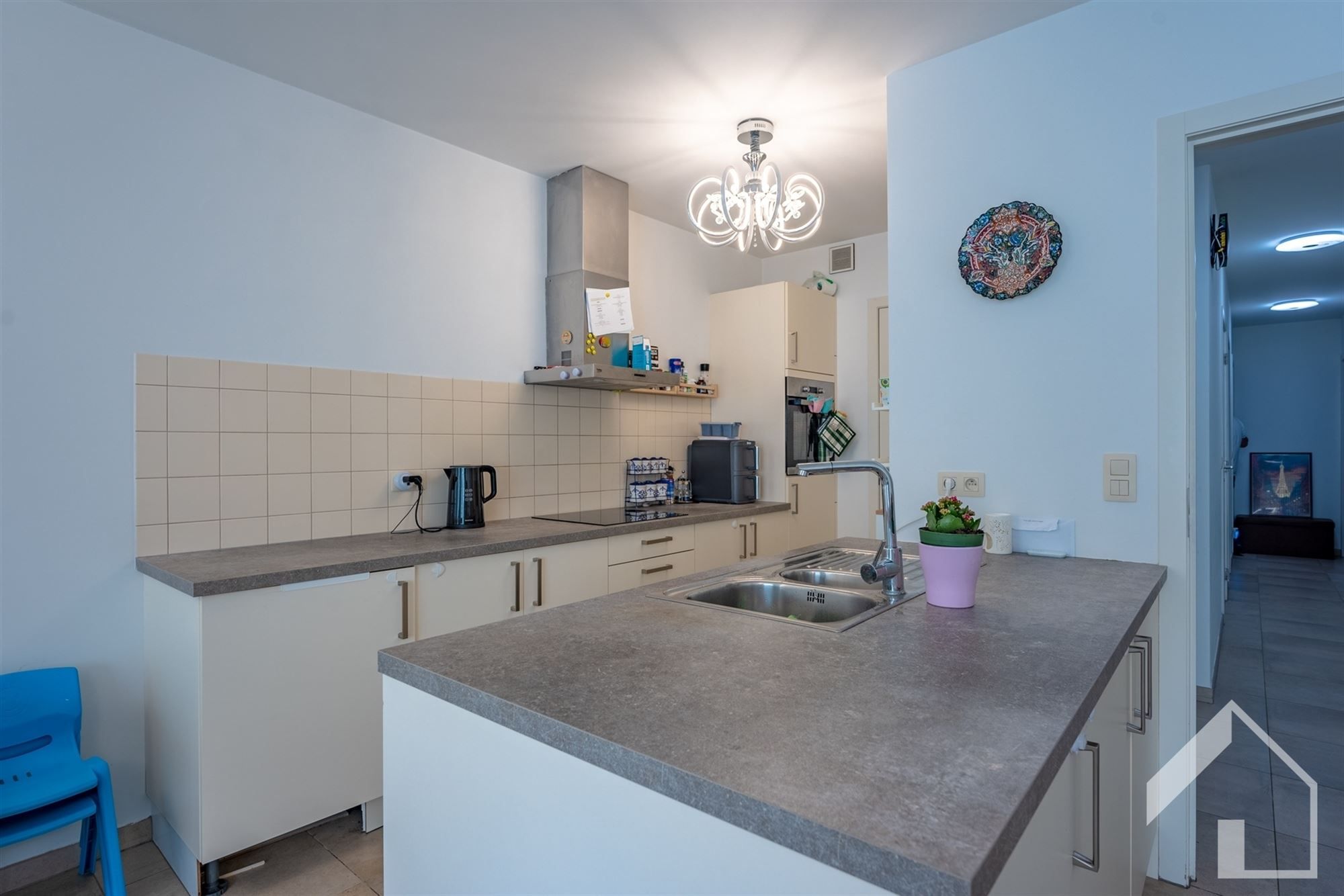 Appartement 2de verdieping met lift, 2 slaapkamers en terras foto 4