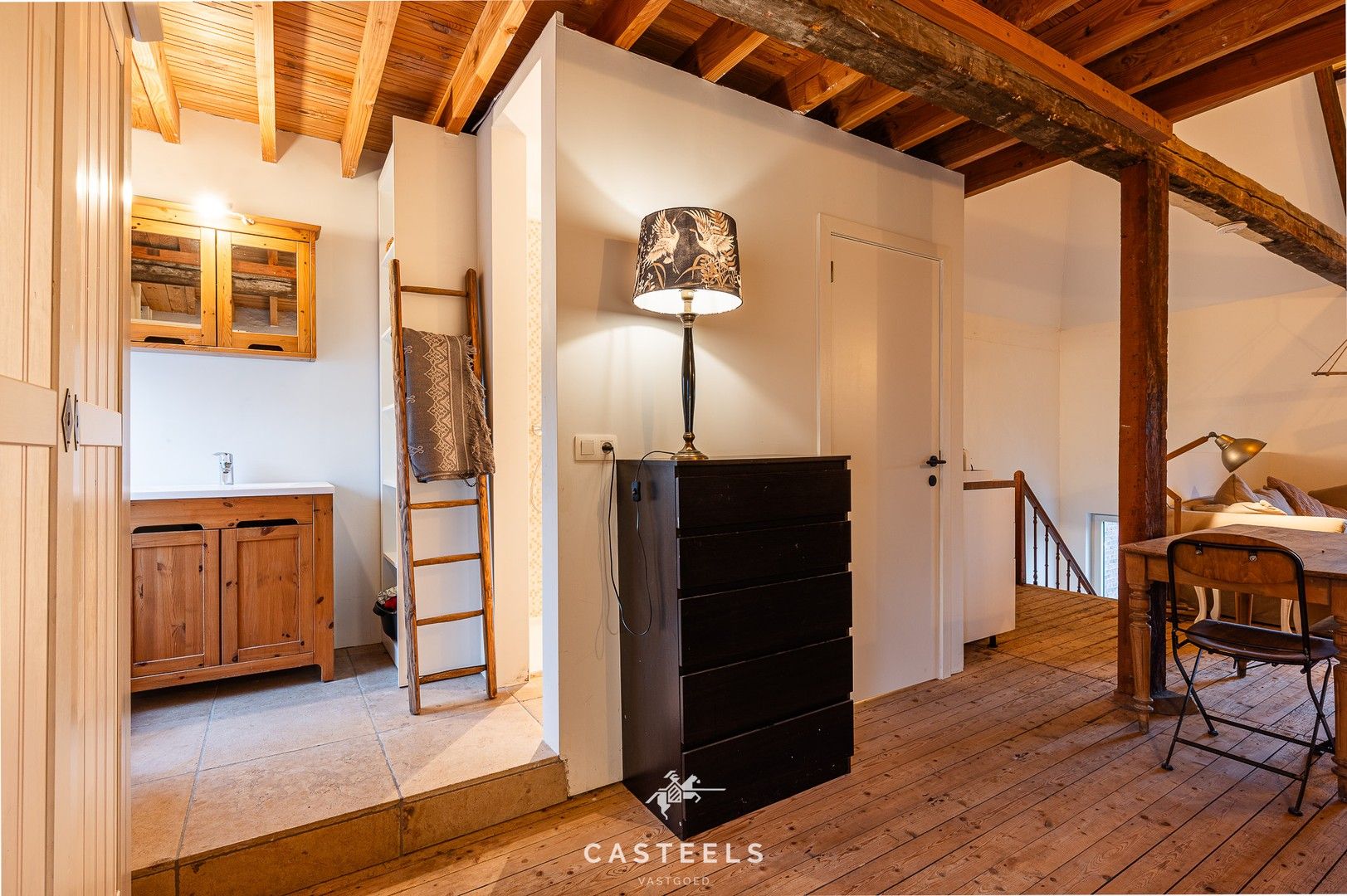 Instapklare stadswoning nabij station Brugge met tuin en studio foto 19