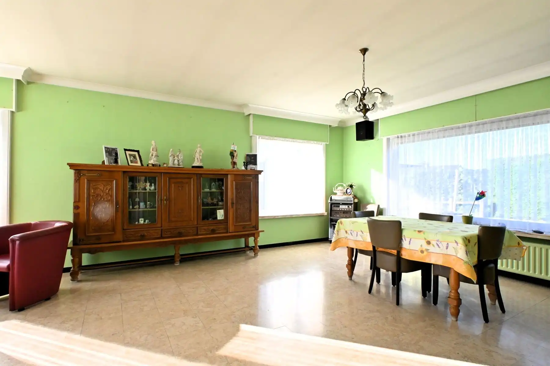 Ruime woning met zonnige tuin foto 3