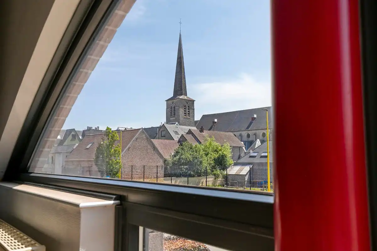 Duplex appartement op uitstekende ligging in Humbeek met ruime tuin en parkeermogelijkheden foto 15