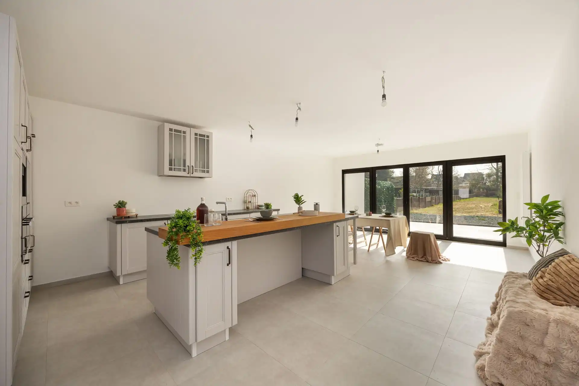 Gerenoveerde gezinswoning met tuin in rustige omgeving foto 6