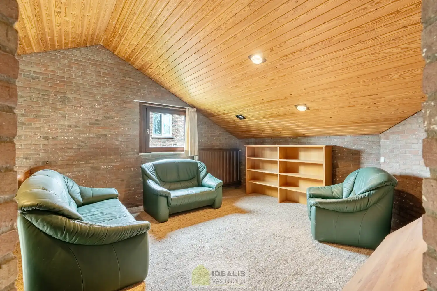 IDEALIS VASTGOED – VERZORGDE GEZINSWONING MET 2 SLAAPKAMERS (MOGELIJKHEID TOT MEER) OP AANGENAAM PERCEEL VAN 11A 28CA foto 15