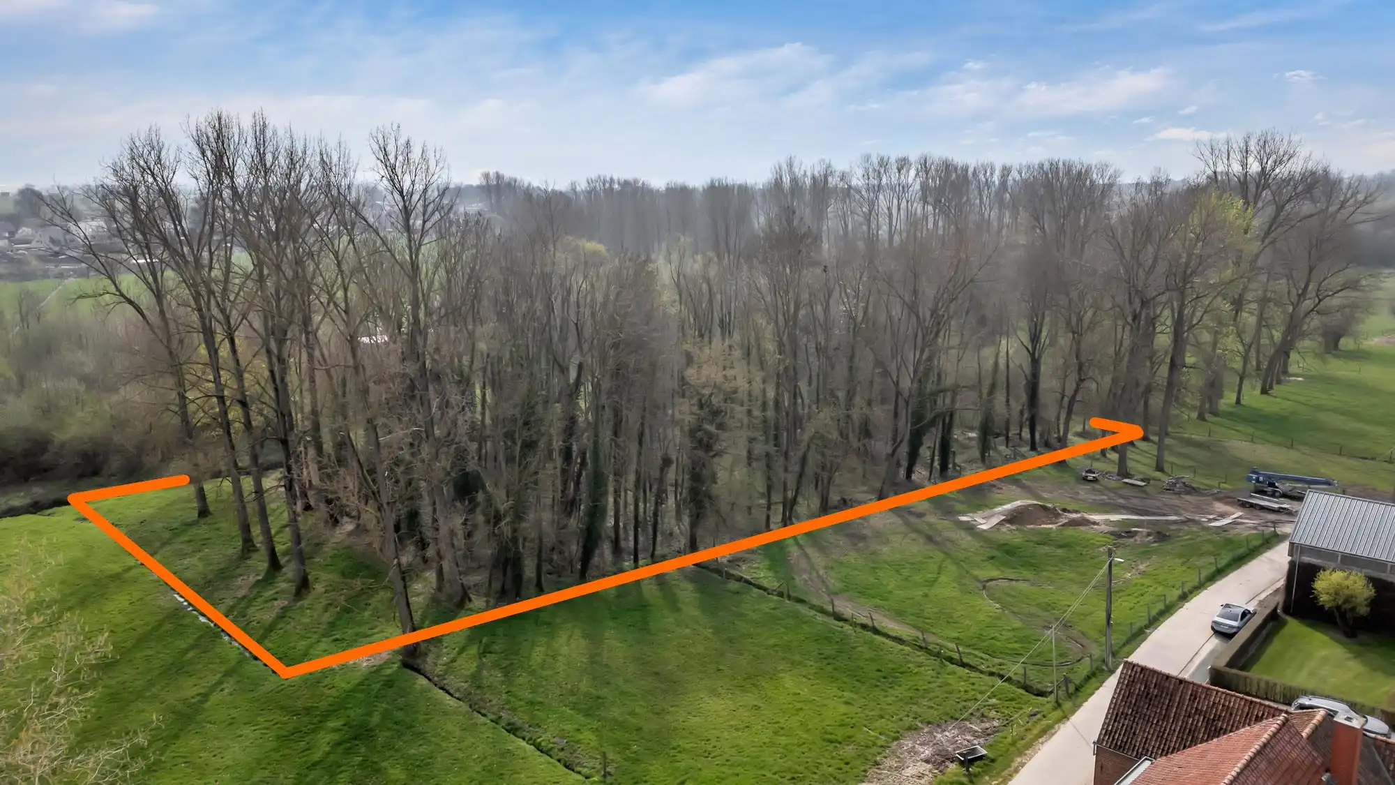 Perceel bosgrond op rustige locatie foto {{pictureIndex}}