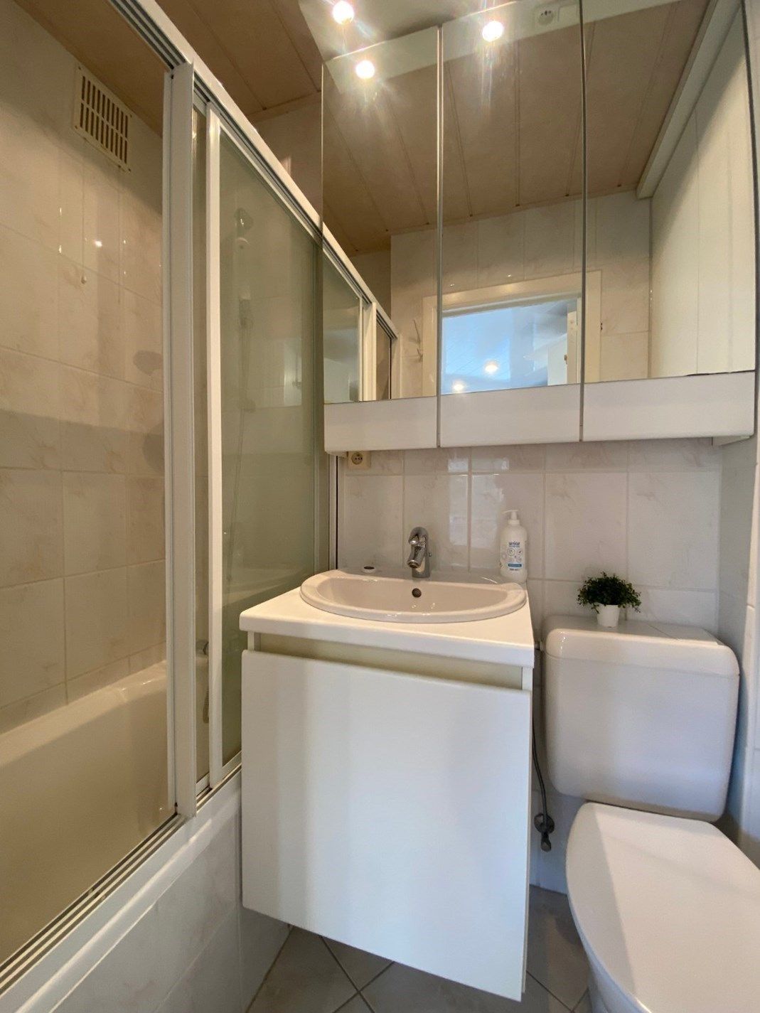 Charmante en zonnige studio te koop op toplocatie in Koksijde foto 8
