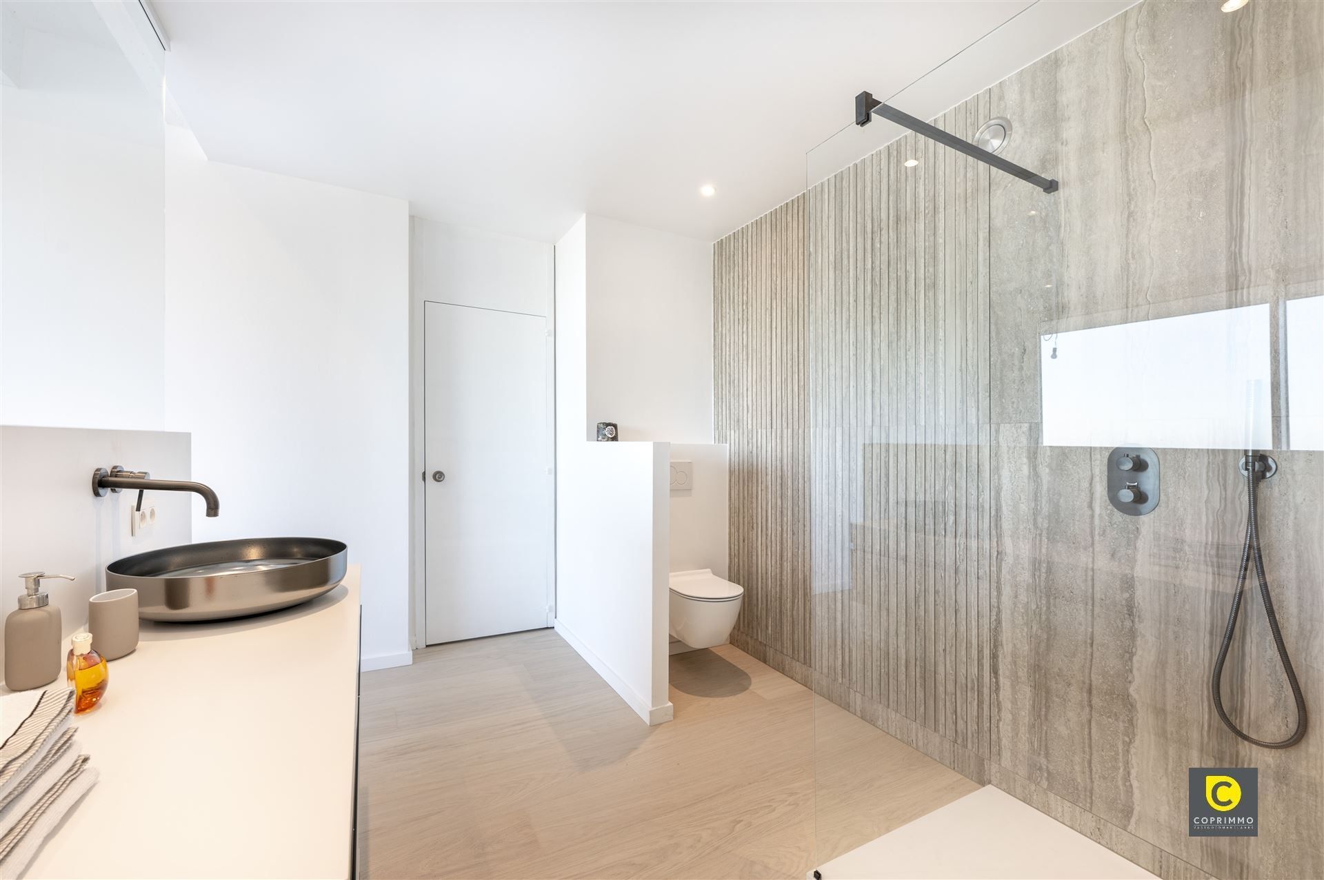 Prachtig gerenoveerd appartement foto 13