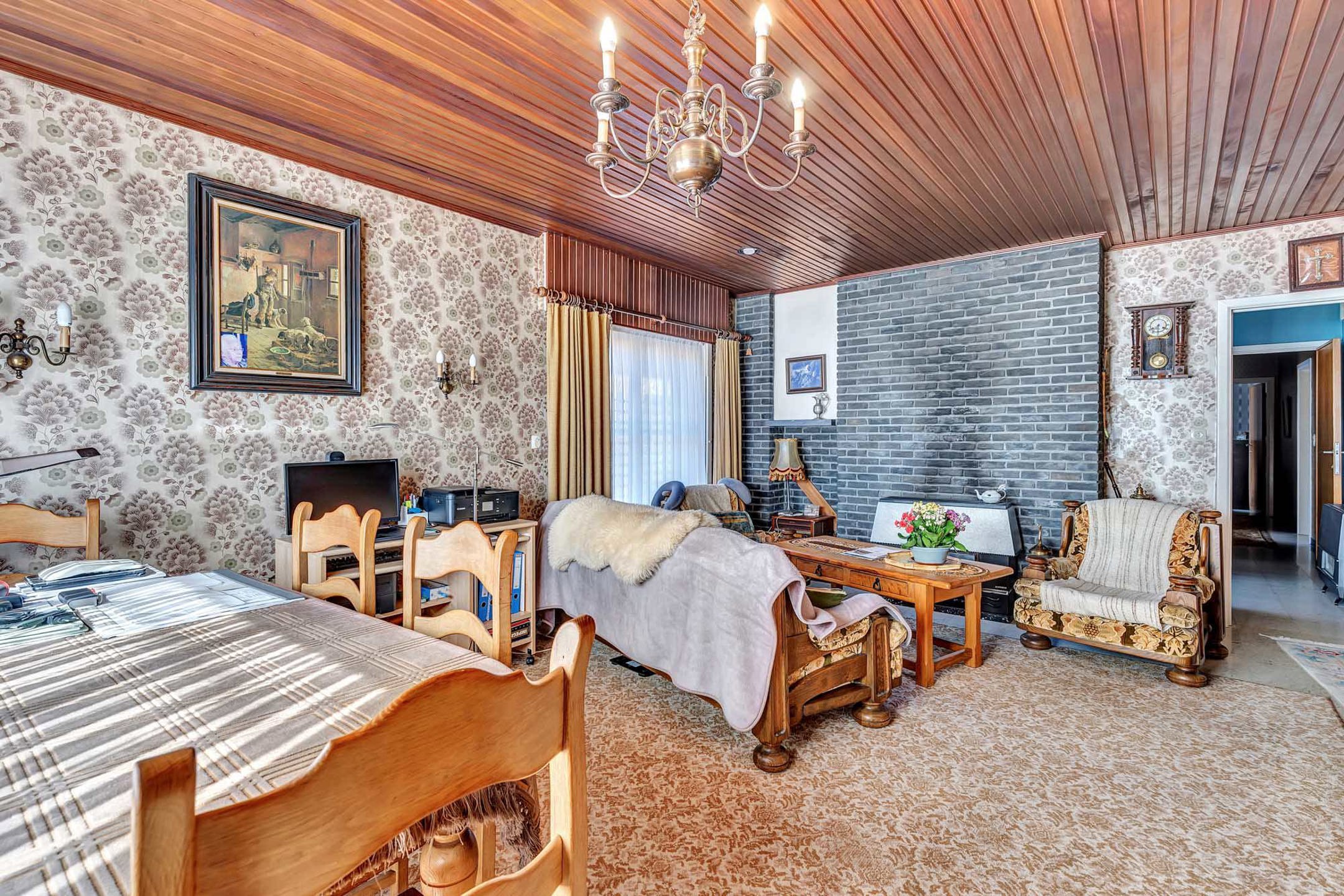Te renoveren bungalow met aparte woonunit op topligging foto 4