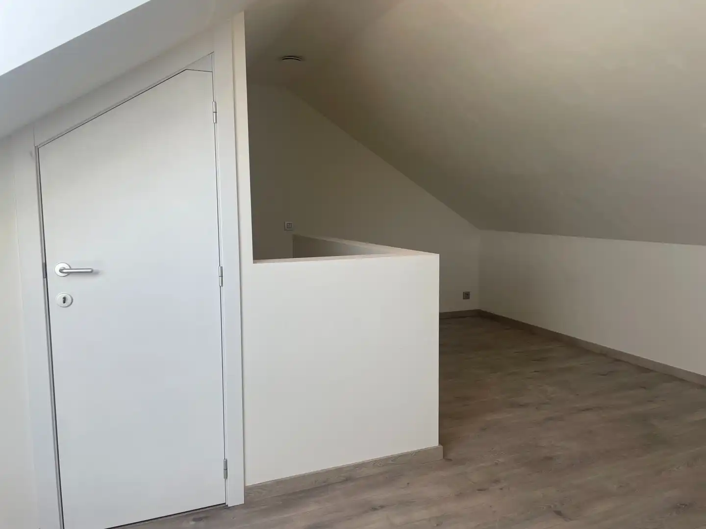 Moderne woning met 4 slaapkamers en garage in rustige buurt in Zwankendamme foto 21