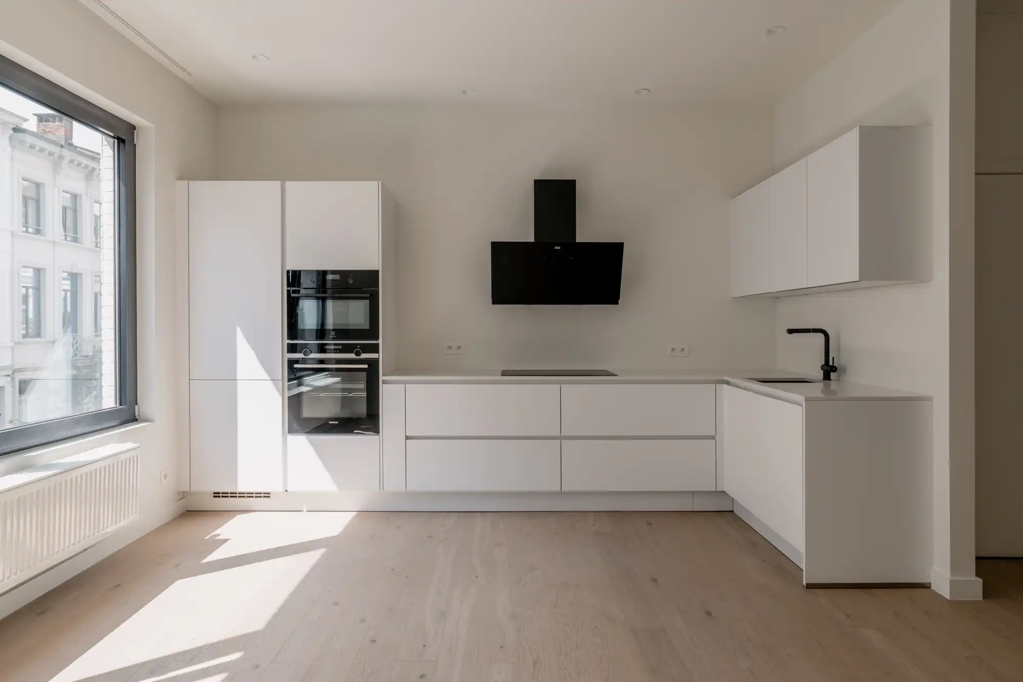 Eerste bewoning na renovatie in dit duplex appartement nabij het Vlinderpaleis op het Zuid foto 2