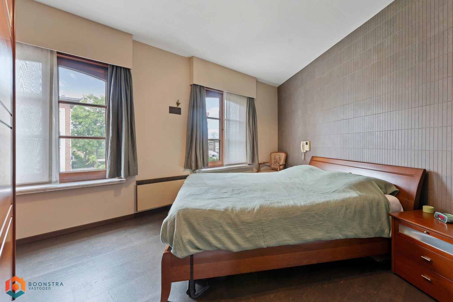 Ruime woning met dubbele praktijkruimte te Boom foto 9