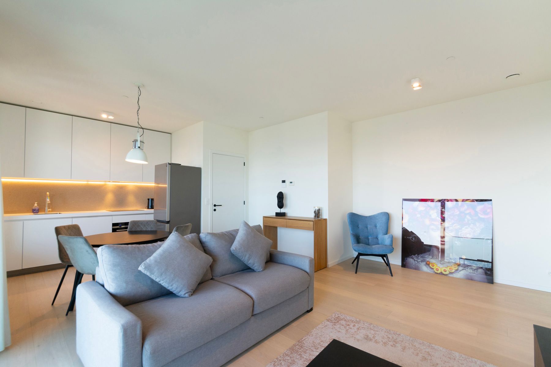 Gemeubeld 2 slaapkamer appt. met zicht op de Schelde foto 4