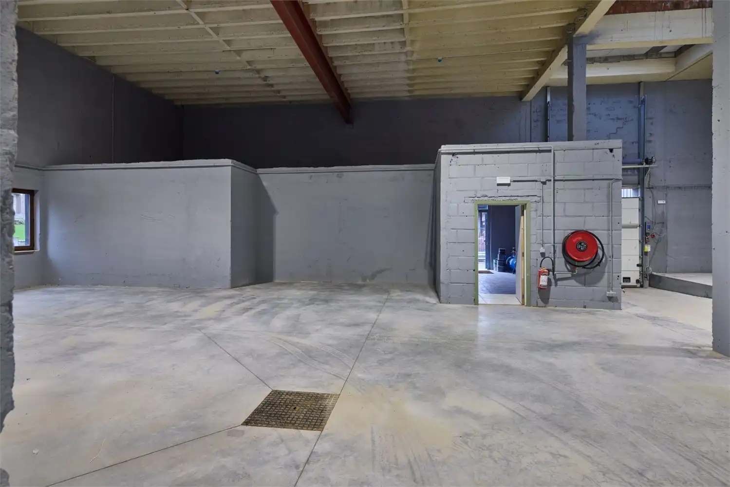 MAGAZIJNUNITS TE HUUR foto 13