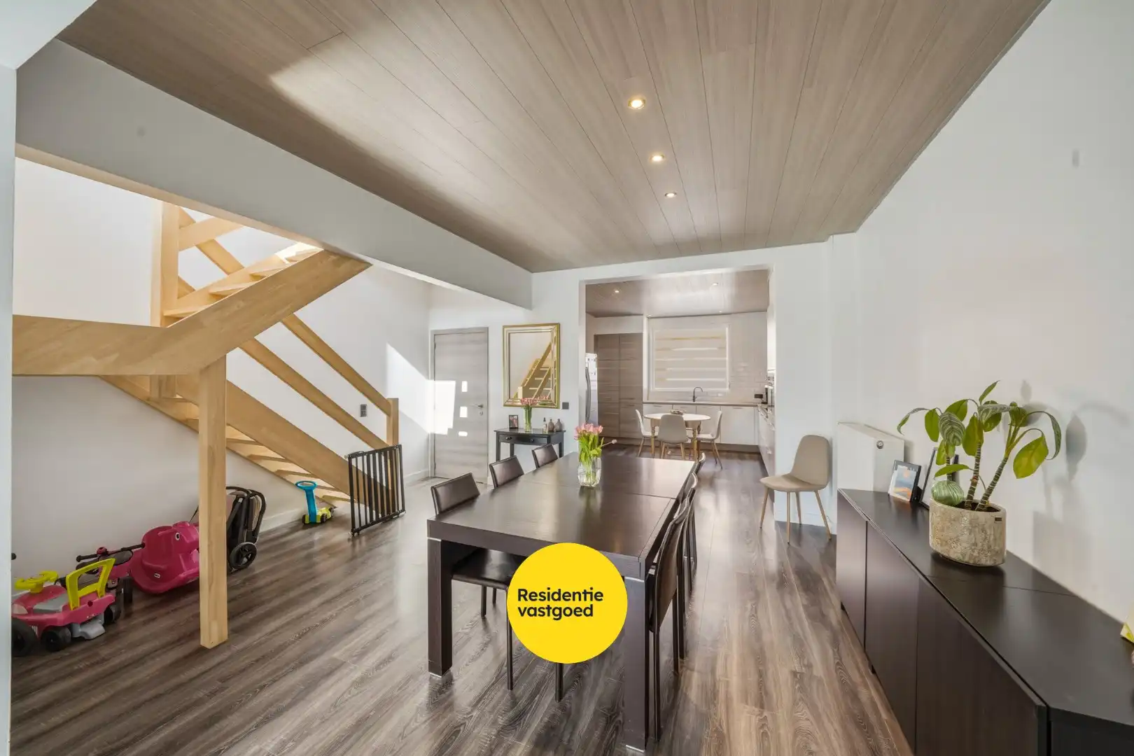 Verrassend ruime gezinswoning met zonnige tuin in Oudenburg foto 8