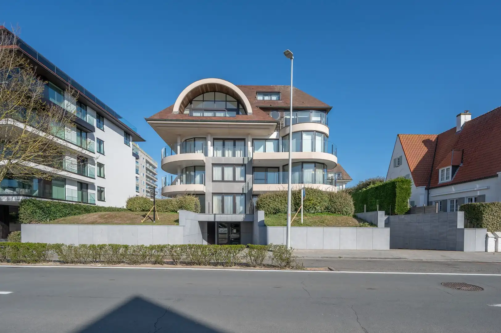 Appartement met zeezicht, gelegen in een villaresidentie in hartje Zoute. foto 21