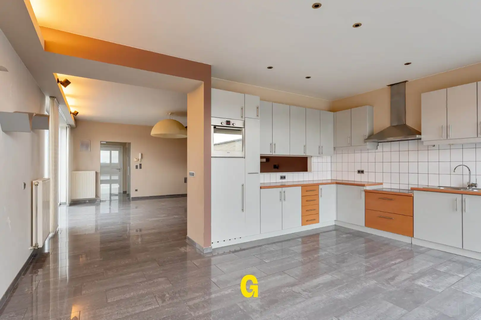 Knappe halfopen woning met zuidwest gerichte tuin met zwembad, rustig gelegen te Kleine Spouwen foto 13