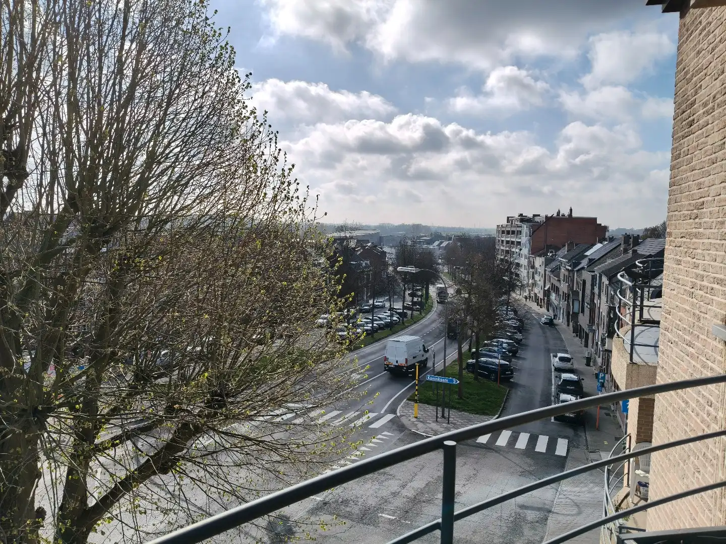 RUIM APPARTEMENT (124²) MET GARAGE - PRACHTIG GELEGEN foto 5