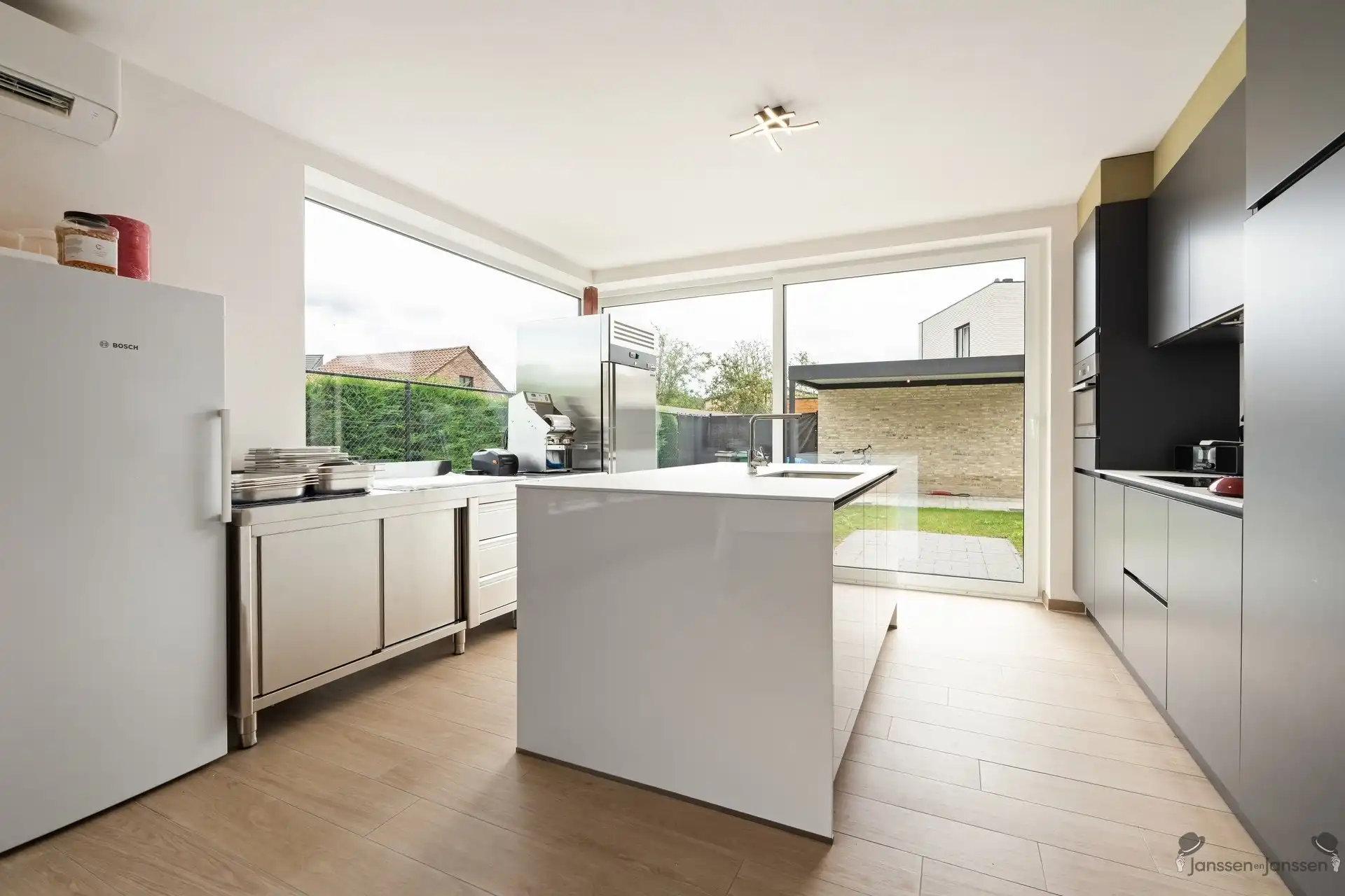 Woning met 3 slaapkamers op rustige locatie foto 6