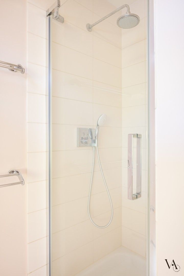 Gerenoveerde gezinswoning met tuin aan Park Michotte foto 9