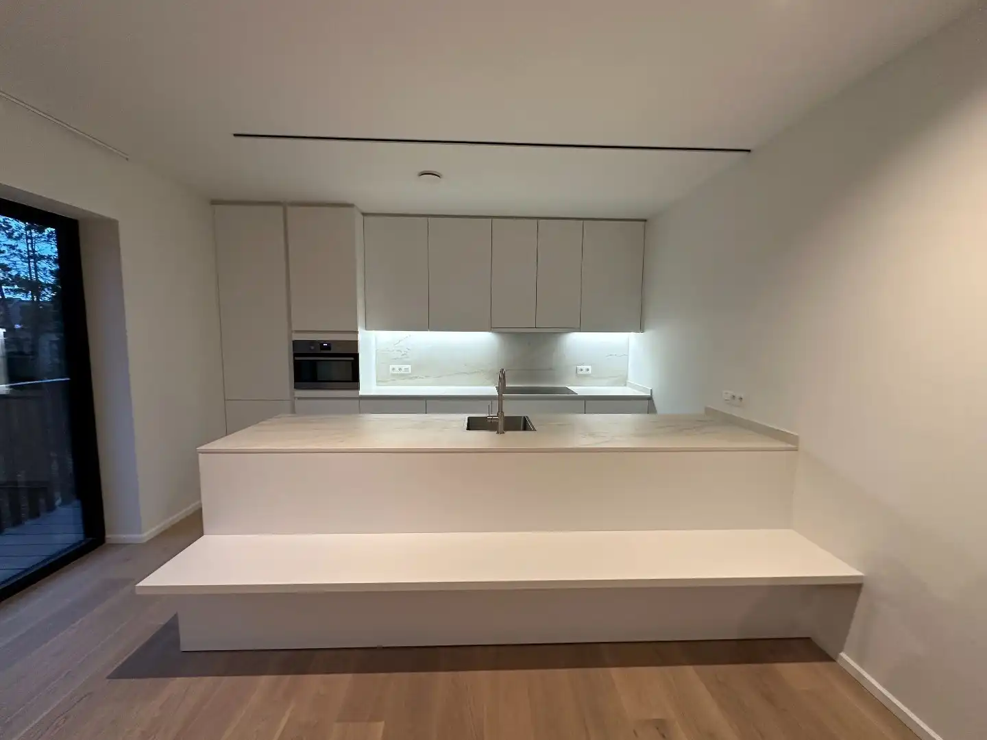 Appartement met staanplaats in parktuin! foto 3