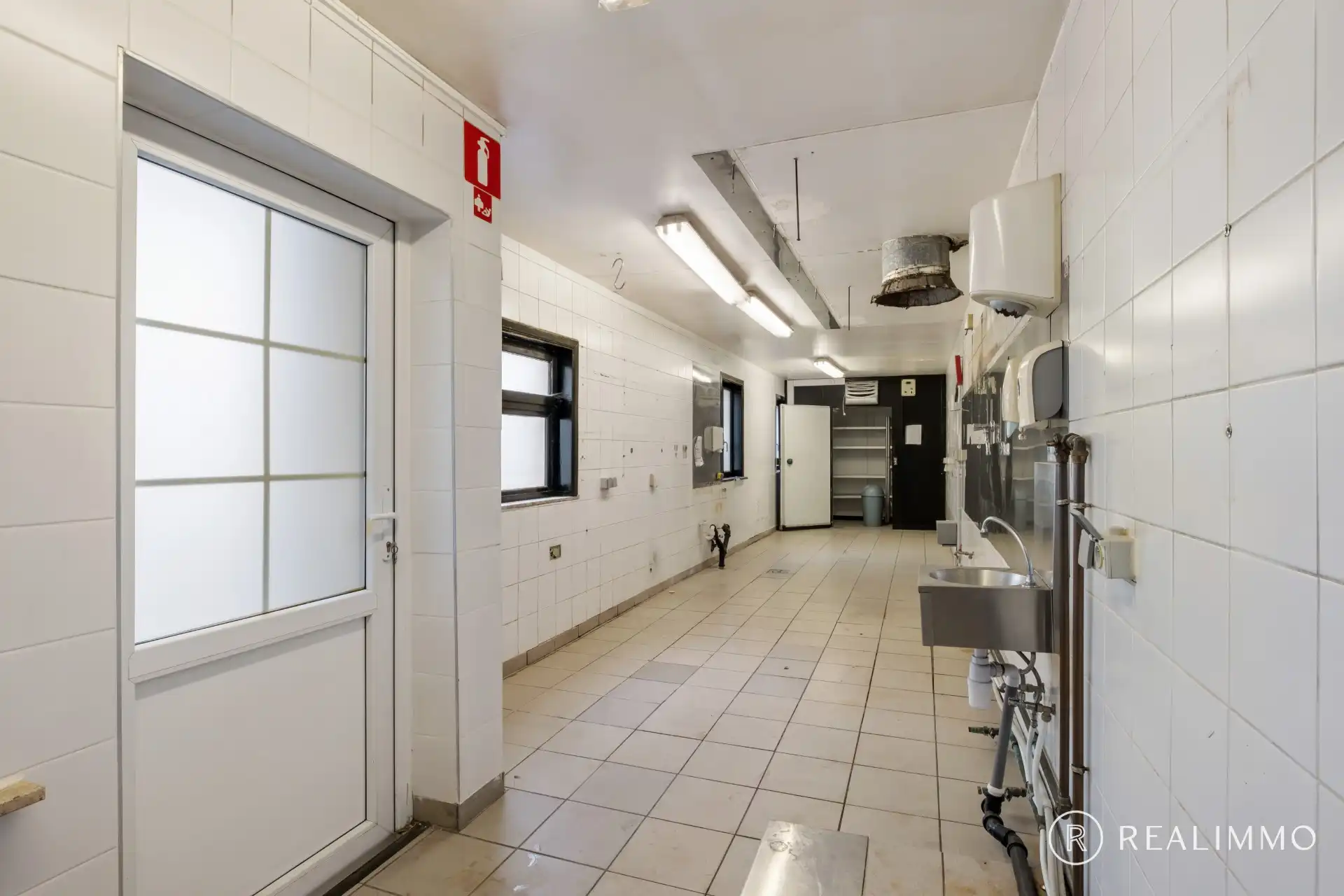 Uniek handelspand met ruim appartement – Gentseweg 556, Waregem (Sint-Eloois-Vijve) foto 8