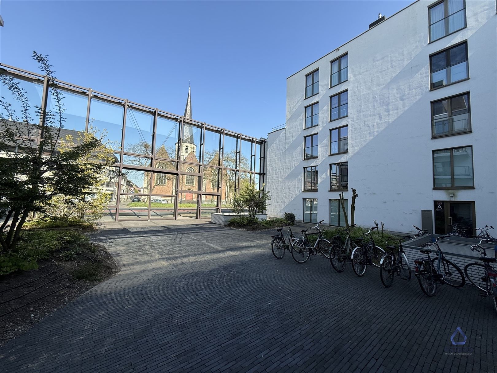 Prachtig 2-slaapkamerappartement met terras te Gent foto {{pictureIndex}}