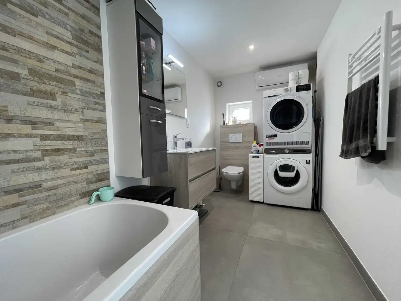 Grotendeels gerenoveerde woning in het landelijke Jeuk foto 4