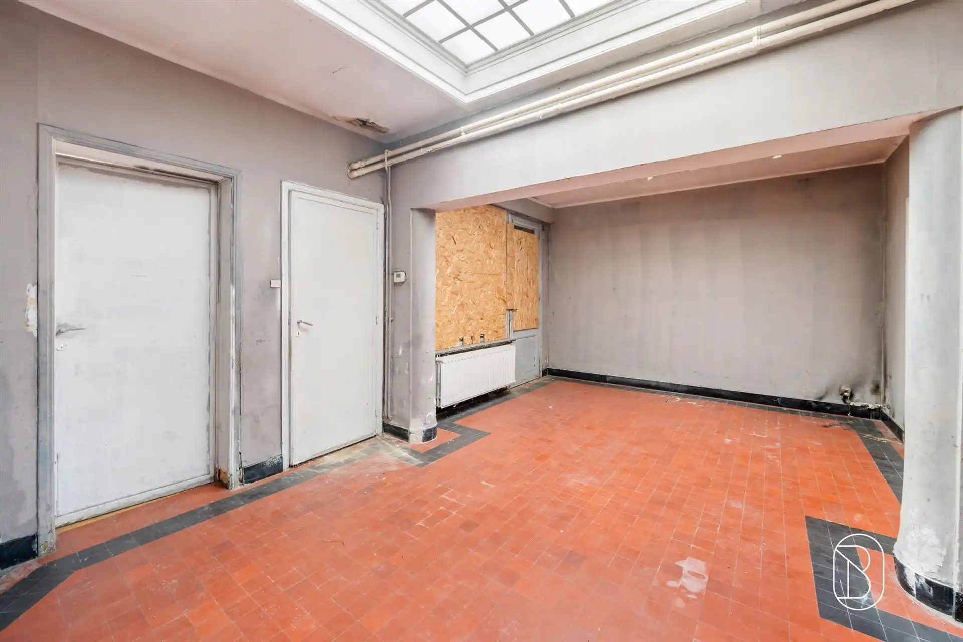 Te renoveren woning met veel potentieel!  foto 6