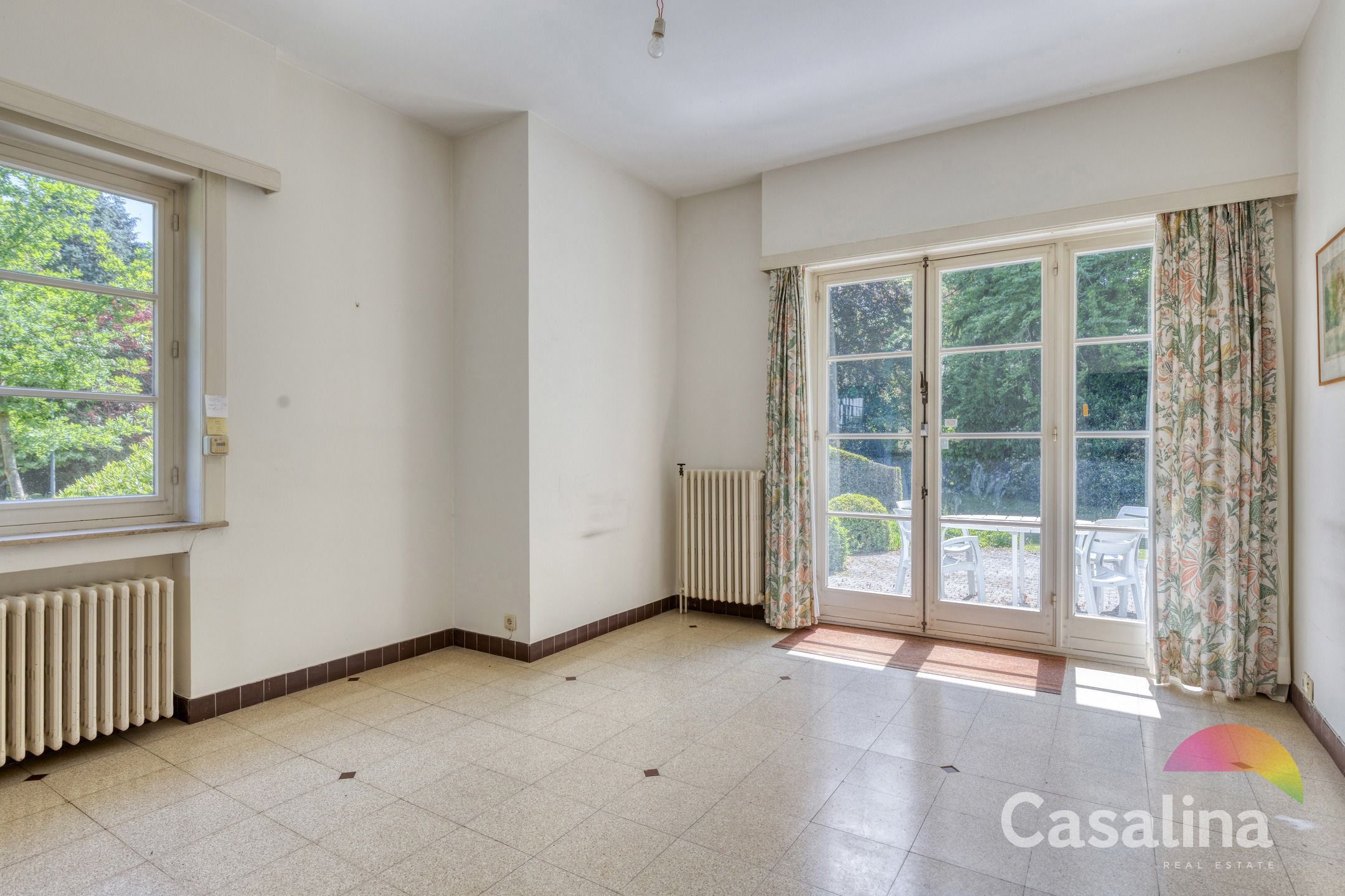 Te renoveren villa + bouwperceel in Kraainem foto 10