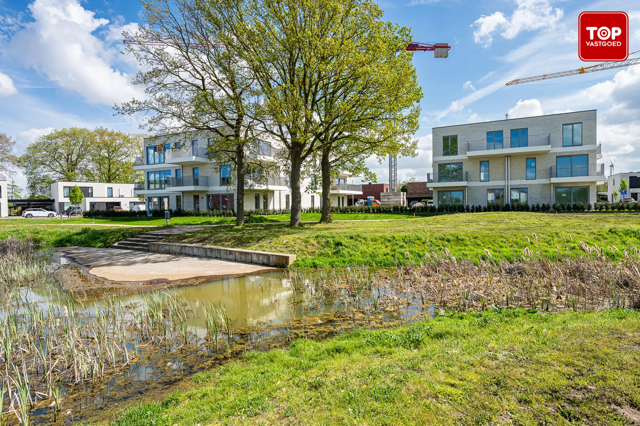 Nieuwbouwappartement met ruim terras foto {{pictureIndex}}