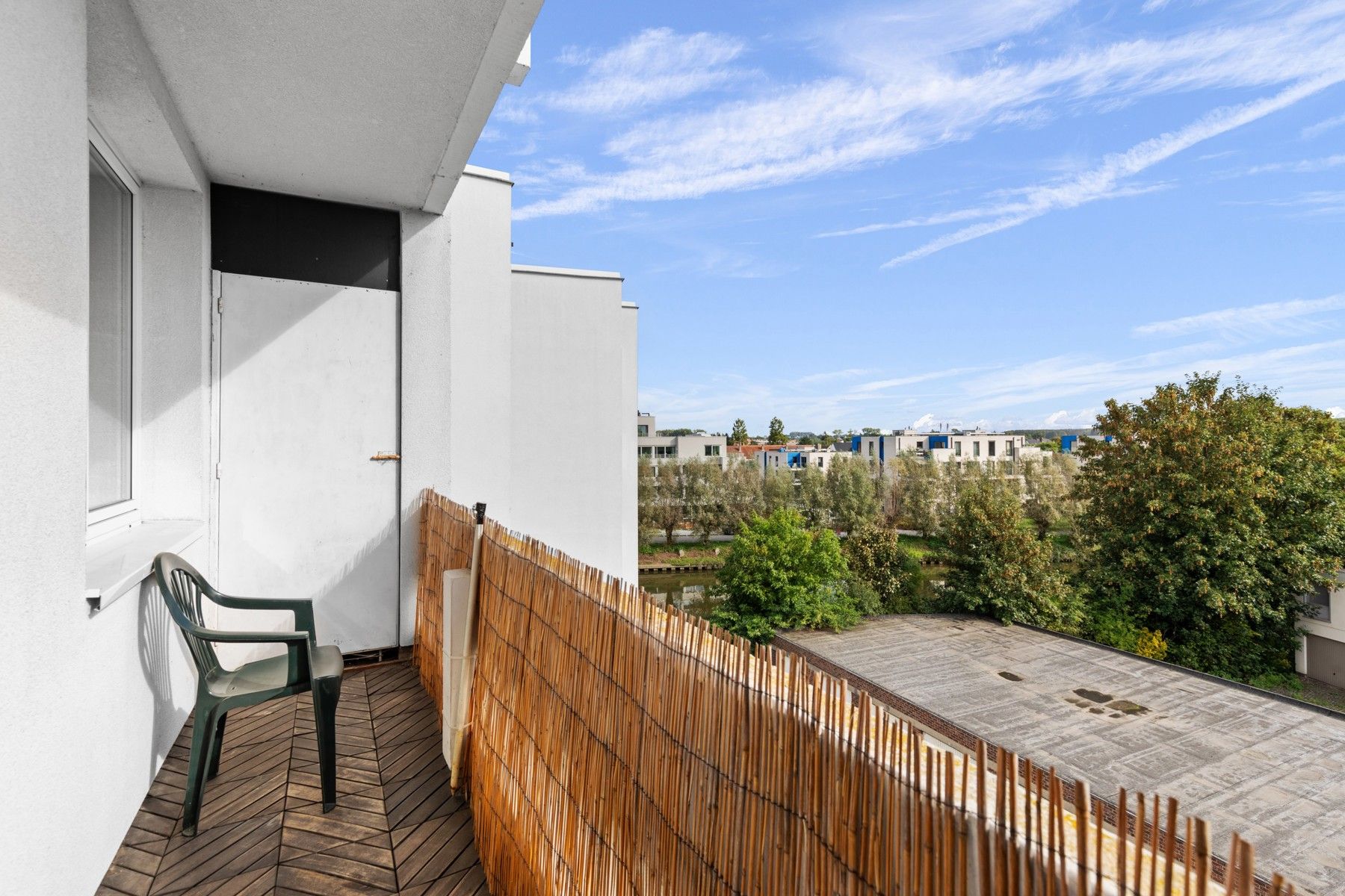 Instapklaar appartement met garage en terras in Deinze. foto 14