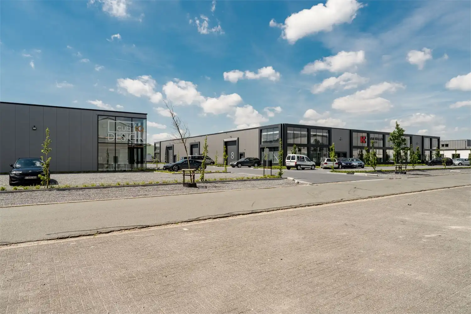 Recente bedrijfsunit met kantoor en kantine foto 7