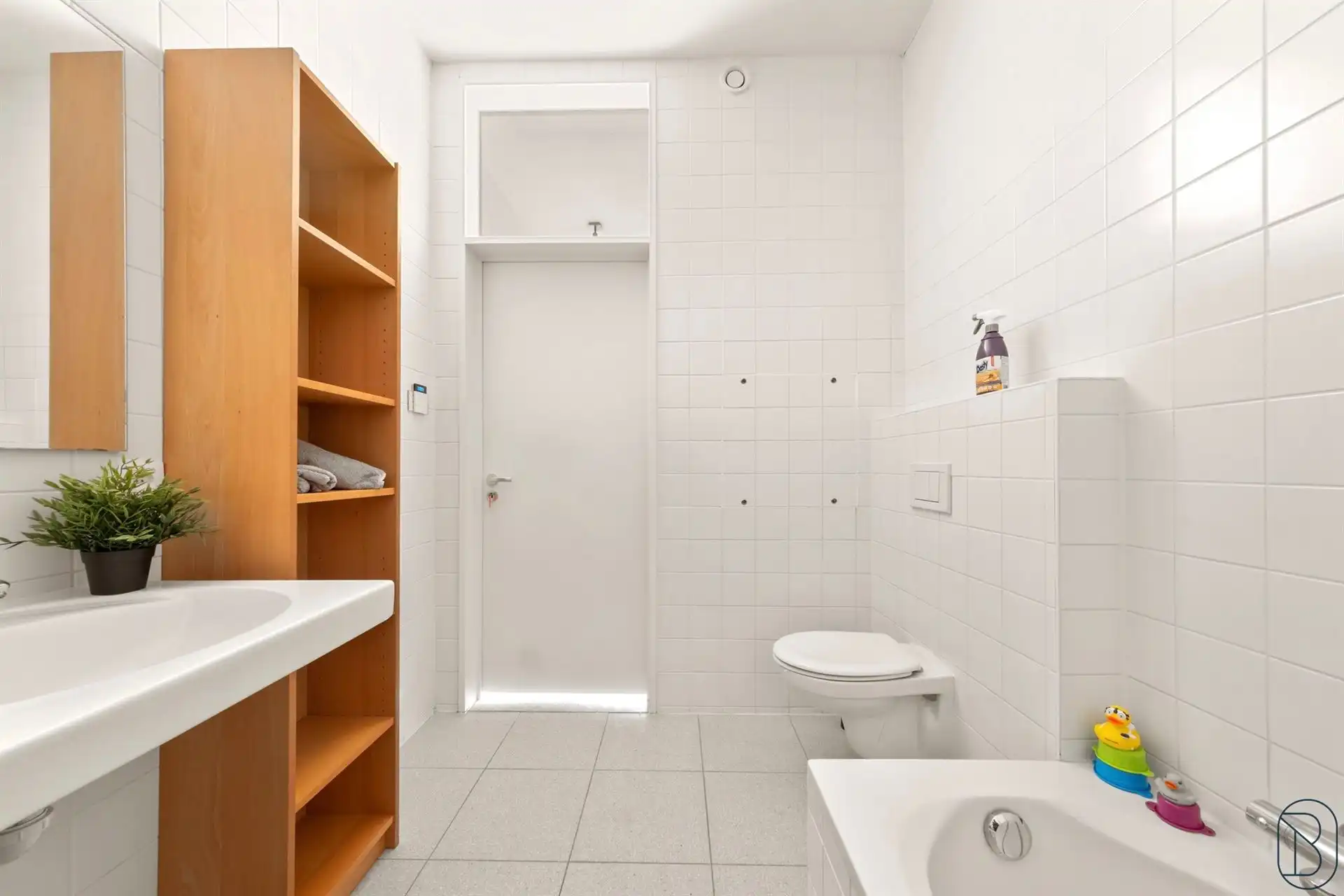 TOPGELEGEN APPARTEMENT met 2 slaapkamers en leuk ZONNETERRAS foto 14