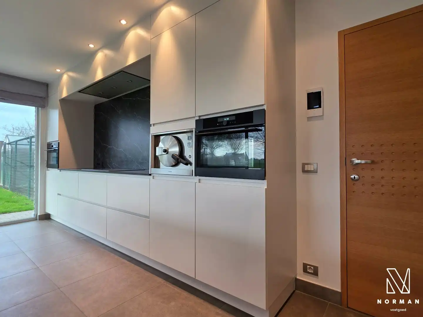 Prachtig domein met luxueuze instapklare villa, grote tuin en landbouwgrond in Hulste foto 18