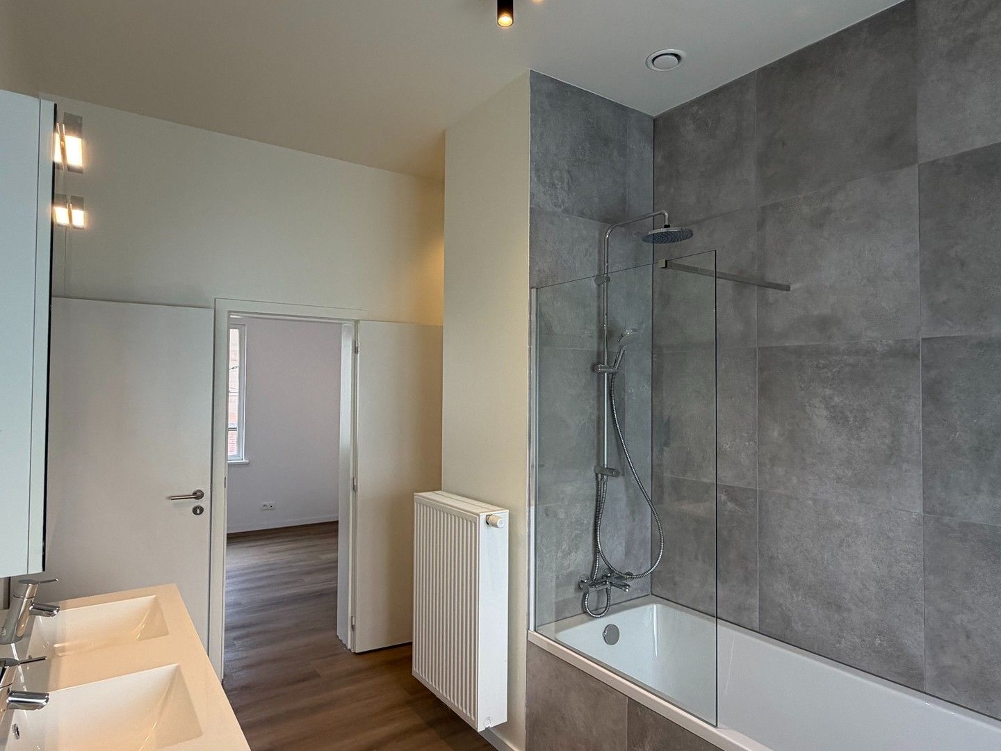 Recent gerenoveerd appartement te huur in Gent foto 16